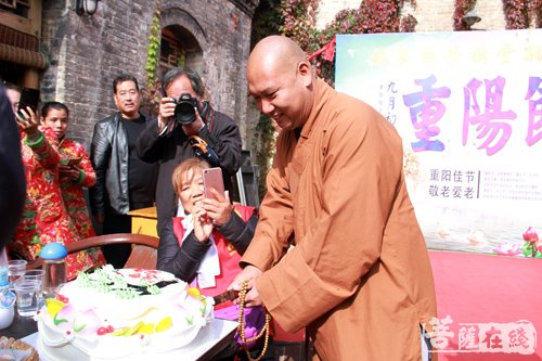 佛教-九九重阳节 金风飘菊蕊 邢台龙华禅寺慈善慰问活动