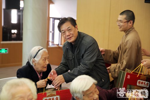佛教-上海市佛教协会开展重阳节敬老慰问活动