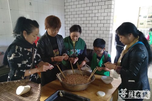 重阳节-九九重阳节  九九重阳节 重庆市华岩文教基金会开展“慈悲送温暖”活动