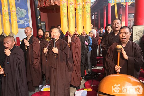 观音-一盏莲灯供观音 重庆龙凤寺纪念菩萨出家