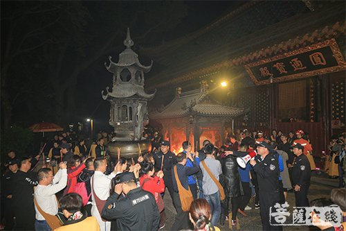 普陀山-普陀山普济禅寺丁酉年九月十九观音香会庄严有序