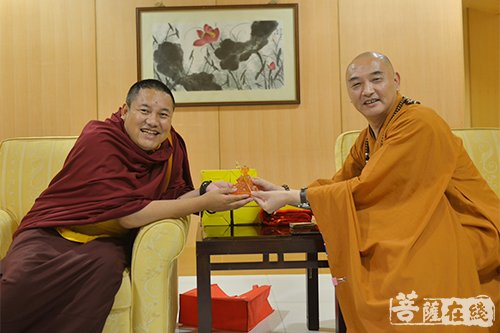 果坚法师应邀参加“一带一路佛教文化·季”之佛教慈善音乐会