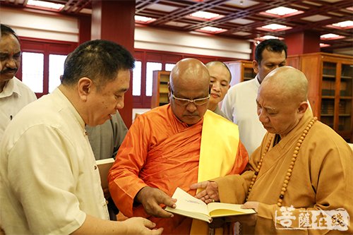 佛教-文明互鉴 斯里兰卡佛教三大教派代表团参访珠海普陀寺