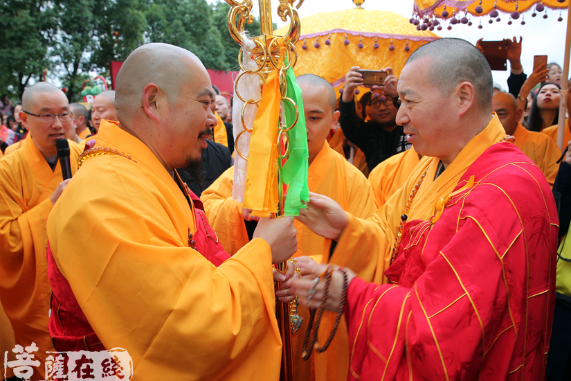 【高清图集】上海庄严寺恢复重建二十周年 心明法师荣膺方丈