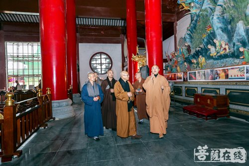 法华寺-中佛协咨议委员会副主席界诠法师参访法华寺 印可法师热情接待