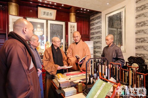 法华寺-中佛协咨议委员会副主席界诠法师参访法华寺 印可法师热情接待