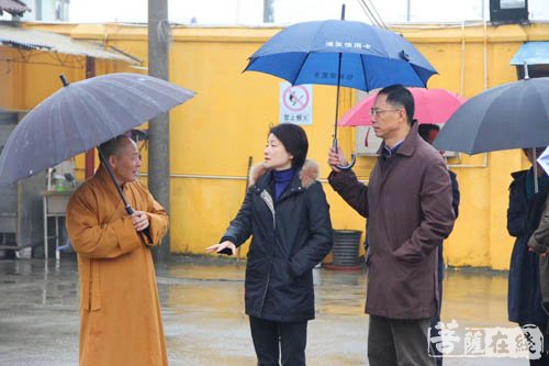 上海市民宗委主任花蓓前往省殿禅寺调研