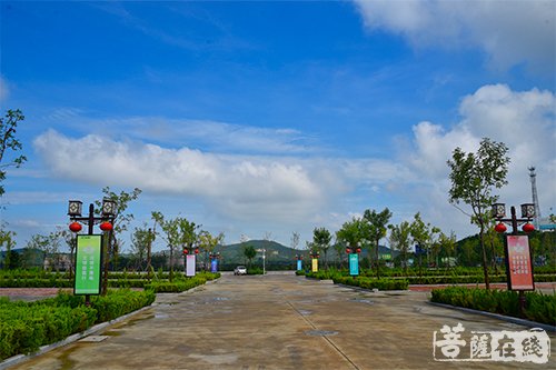 响应十九大号召 合卢寺坚持零商业化 继续加强寺院建设