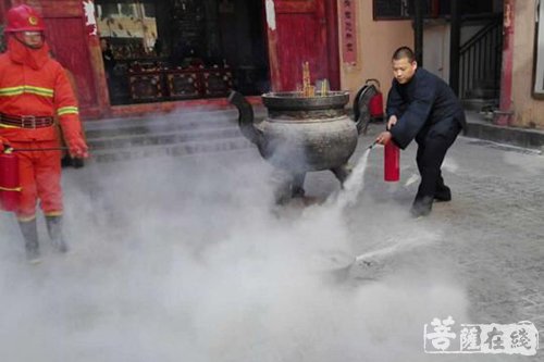 公共场所-郑州市金水区举行寺庙公共场所火灾逃生演练活动