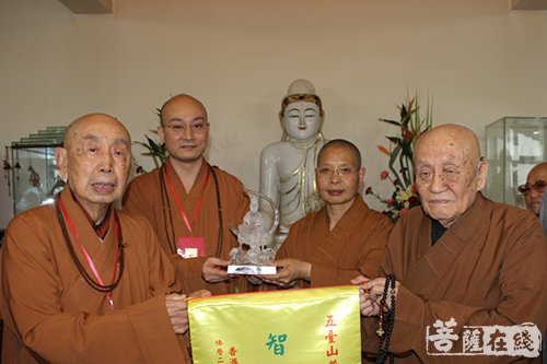 佛教-香港观宗寺住持宏明法师致唁电悼念梦参长老
