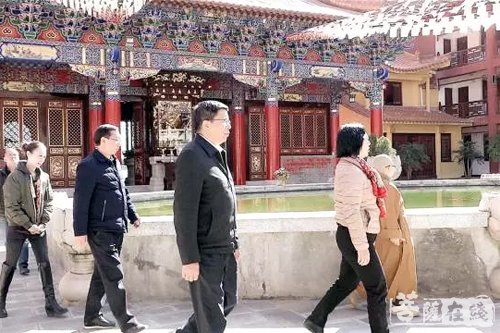 鸡足山-云南省委调研组一行赴鸡足山九莲寺进行调研