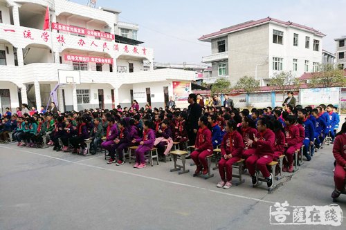 贫困地区-上海大慈公益基金会捐赠冬衣给贵州省贫困地区