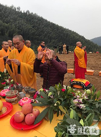 九华山平坦寺释广济图片