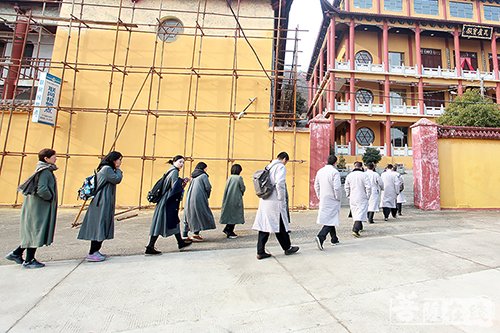 合肥大宝佛寺华藏书院学员游学参访褒禅山寺 绍云老和尚开示禅宗法要