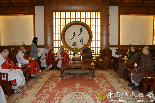 佛教-韩国天台宗总务院长春光长老吊唁一诚老和尚