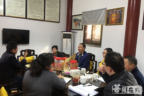 绍兴-绍兴市民宗局张卓炯副局长一行赴安康寺检查民族团结工作