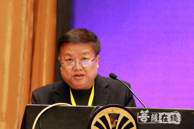 金勋教授着重阐述"网络信仰共同体"形成及其若干问题(图片来源:菩萨
