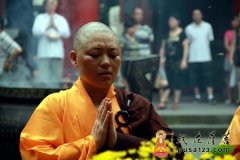 第十届全球佛子第十届祈和平千亿圣号大念诵回向法会在成都文殊院
