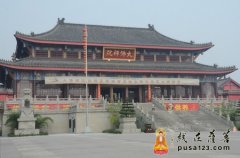 上海玉佛寺方丈觉醒大和尚率觉群慈爱功德会参访峨眉山