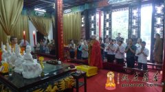 扬州大明寺举行皈依法会