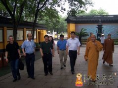 国宗局办公室陈红星主任一行考察苏州寒山寺